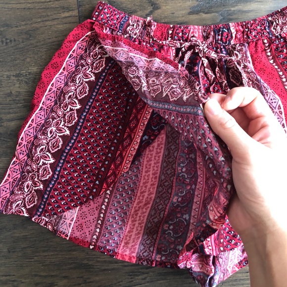 Lot of 2 Hollister Petal Shorts - Picture 6 of 8